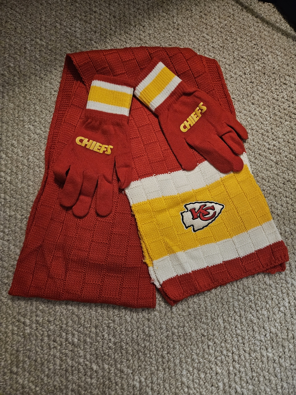Red & Gold Knit Scarf and Gloves Set
